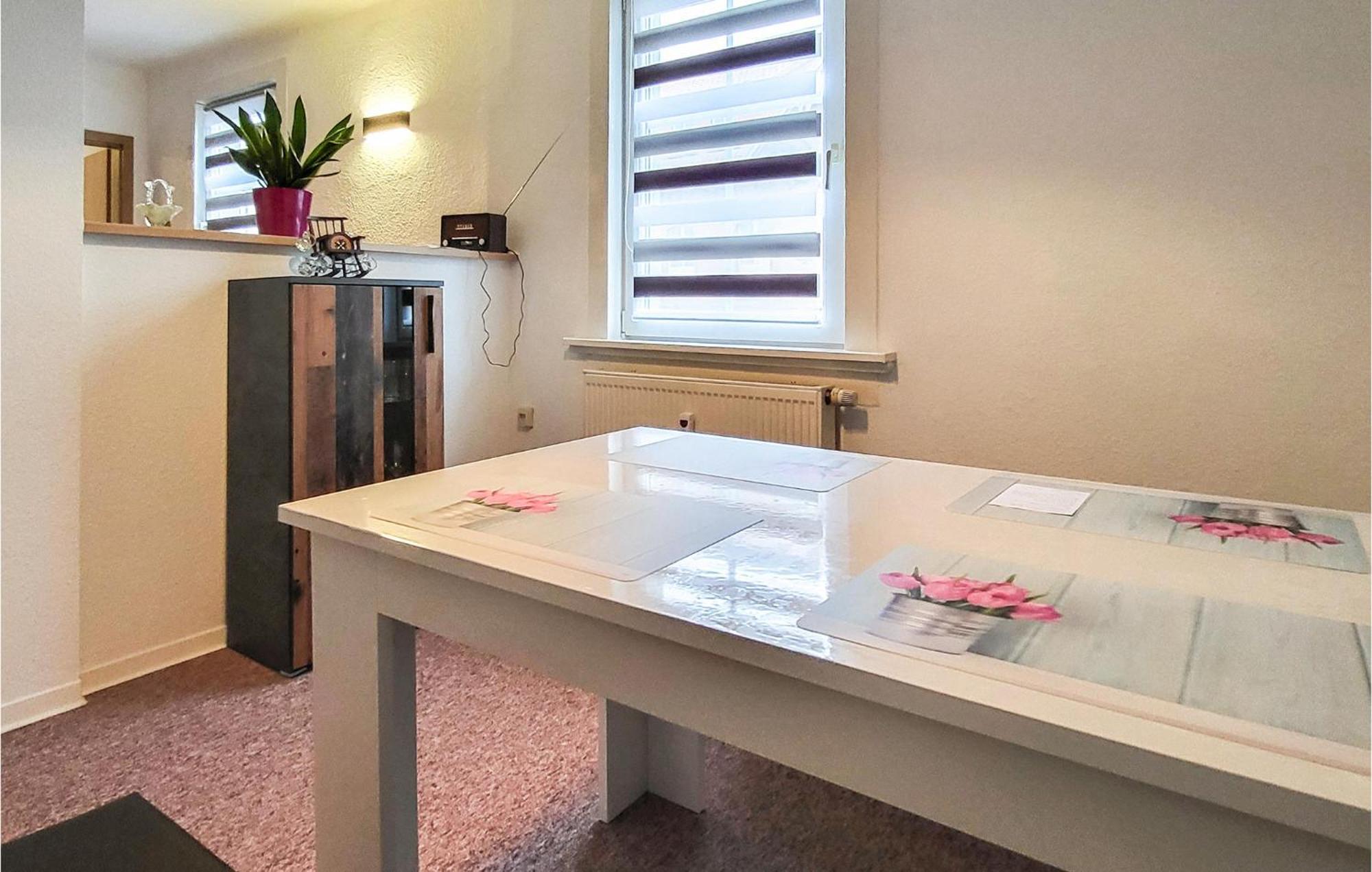 2 Bedroom Nice Apartment In 프리에드리치로다 외부 사진